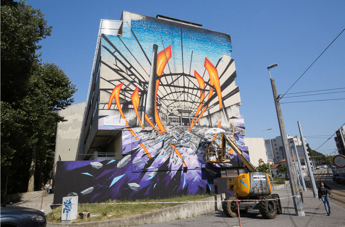 Large Graffiti on the Side of a Building in Matosinhos