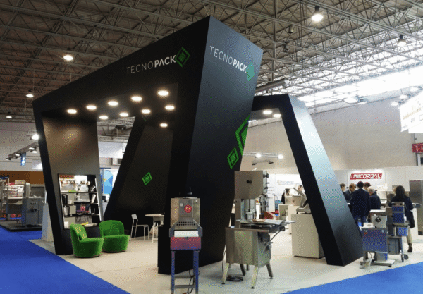 Customized Geometric Stand - Tecno Pack