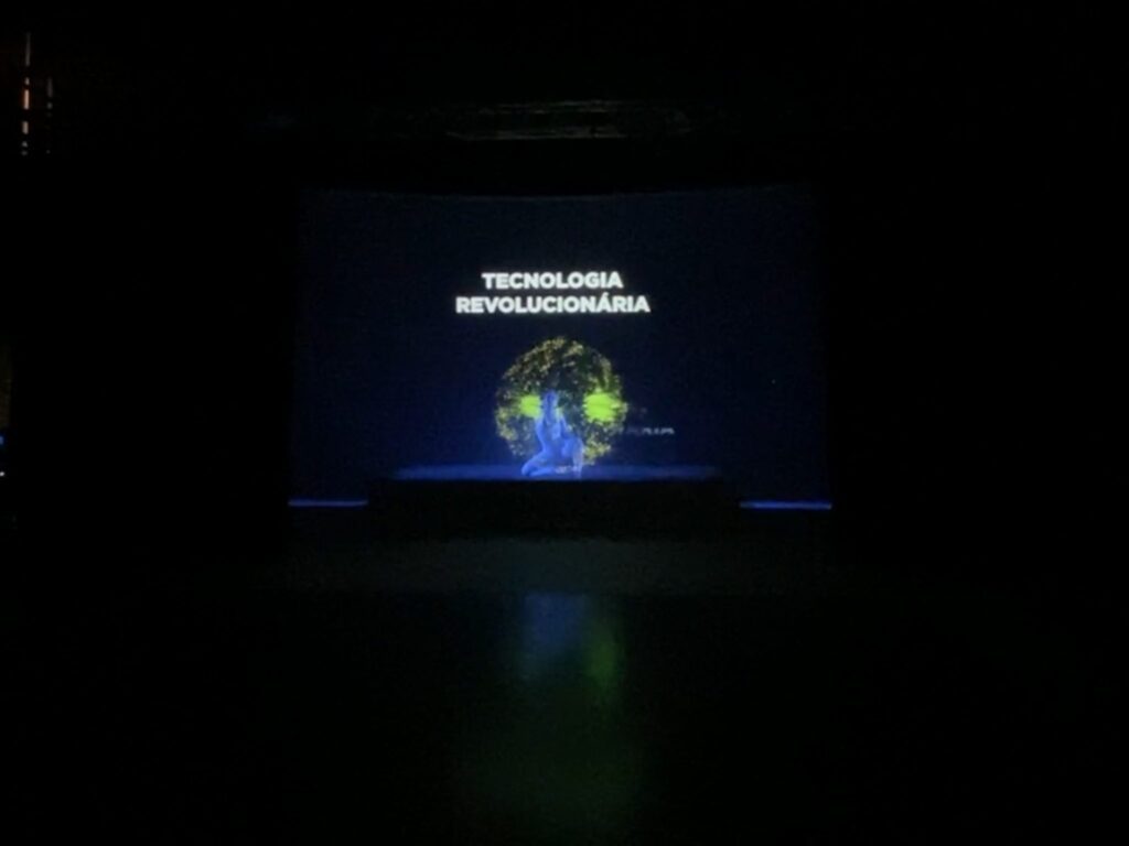XL Essilor 3D Holographic Mesh Screen