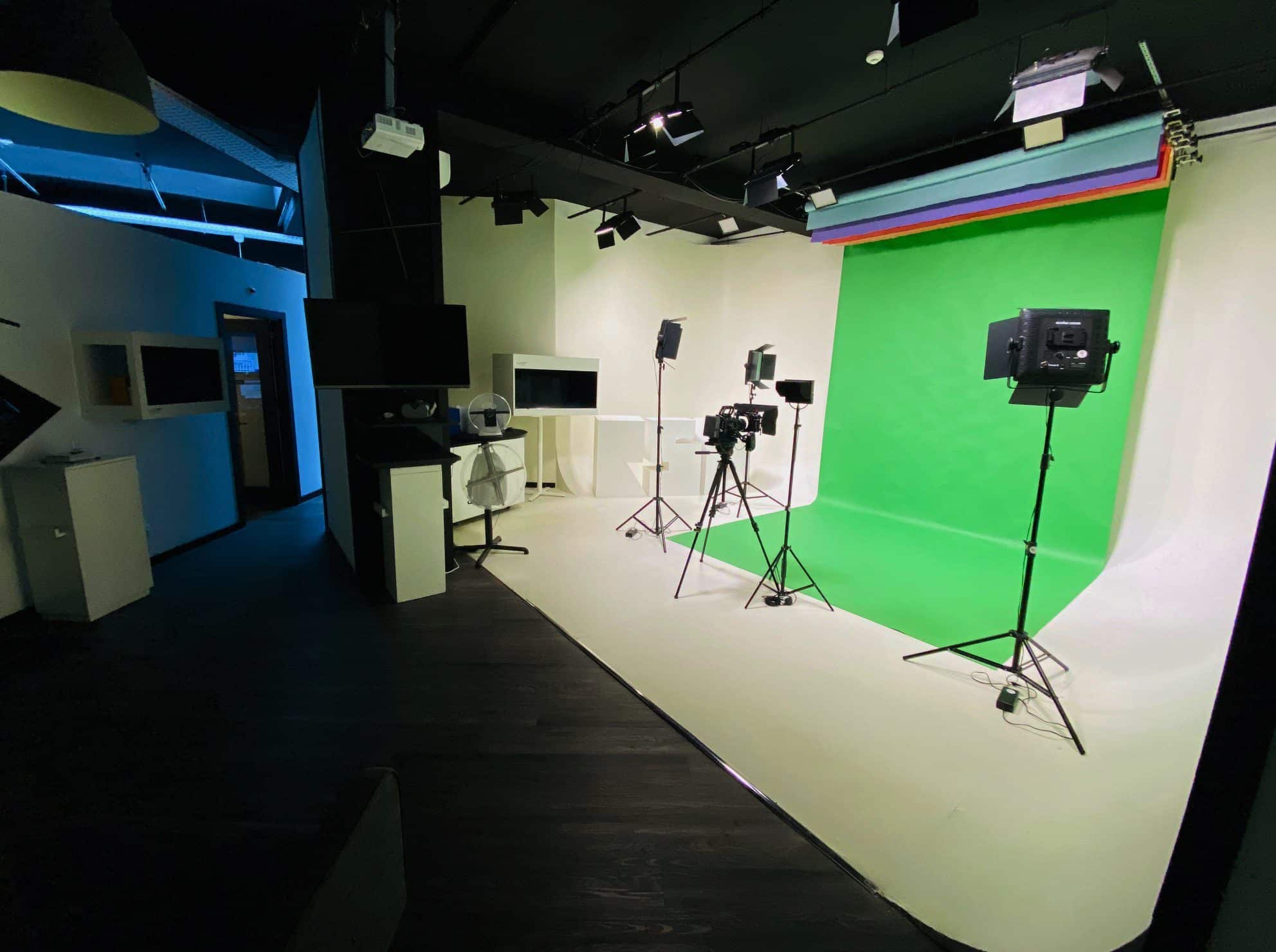 Set up for ''Epilepsy'' Webinar - Green Screen