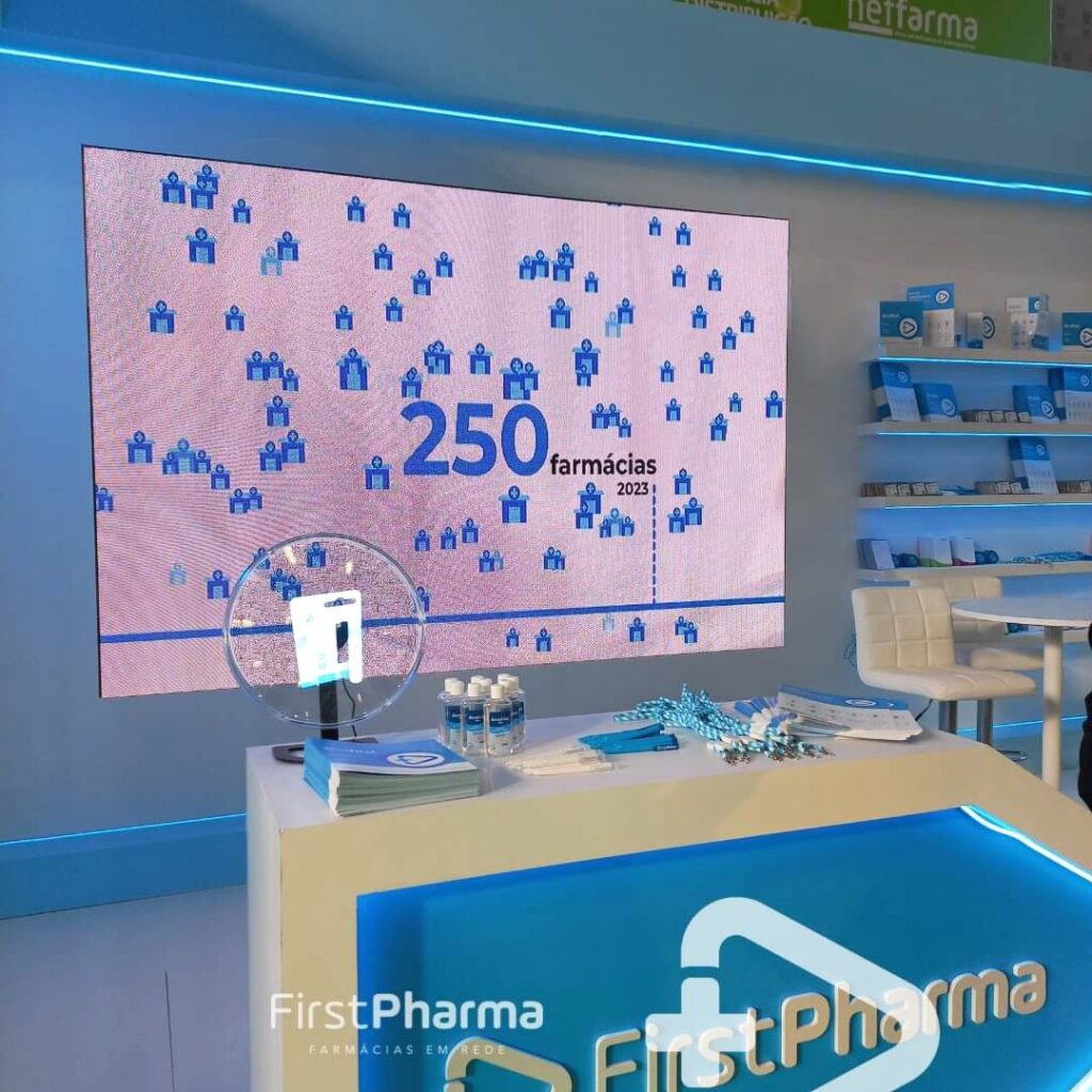 Stand First pharma Ledwall and Portable Suspended Hologram